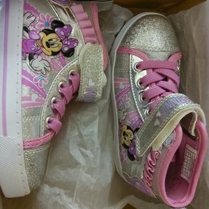 Brand New Minnie Mouse Glittery high tops light ups size 8